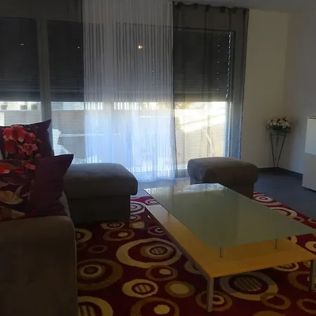 Apartment Bahnhof Platz 2 *