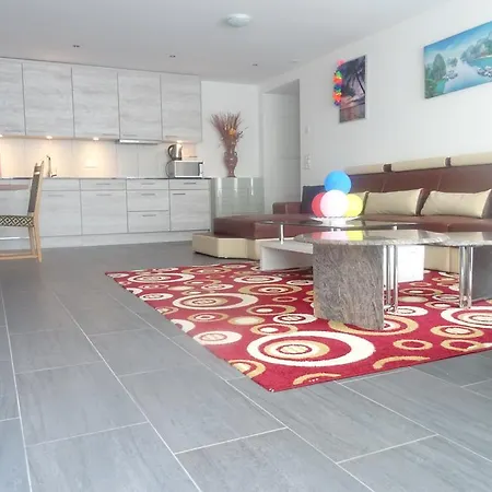 Apartment Bahnhof Platz 2